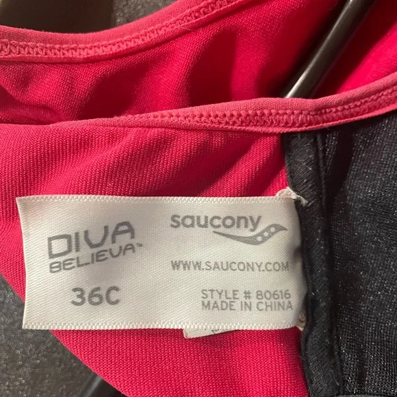 Saucony Women Sport Bra 36 C Hot Pink Athletic Activewear Running Diva Believa - Picture 4 of 4